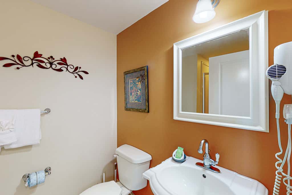 Warm, Welcoming Condo At Waterscape w Children's Playground & Two Hot Tubs