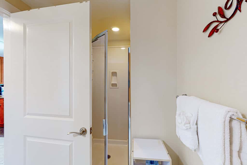 Warm, Welcoming Condo At Waterscape w Children's Playground & Two Hot Tubs