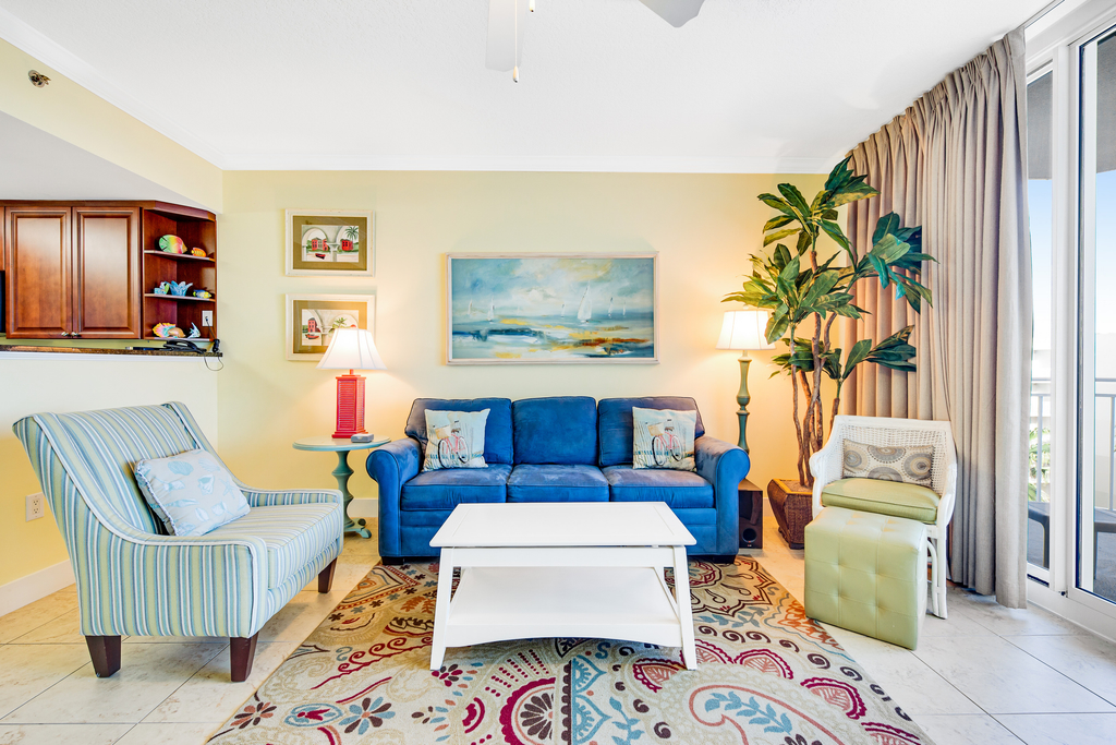 Spacious Top-Floor Condo At Waterscape 490 Feet Of Private Beach