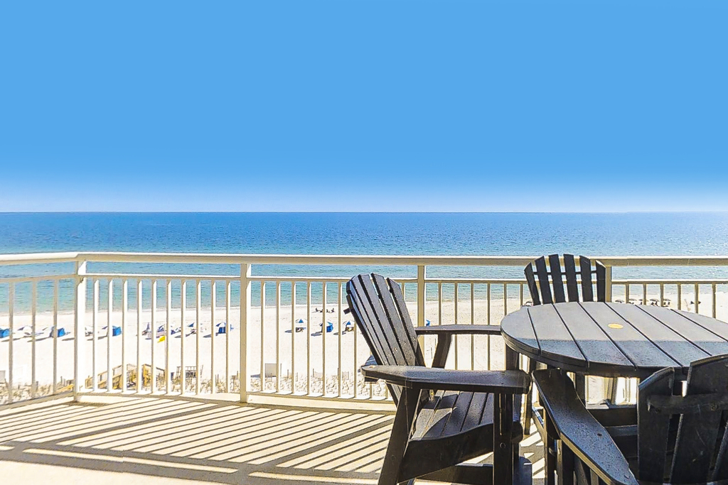 Fifth-Floor, Gulf-Front Condo with Balcony, Beach Access & Shared Pools, Hot Tub