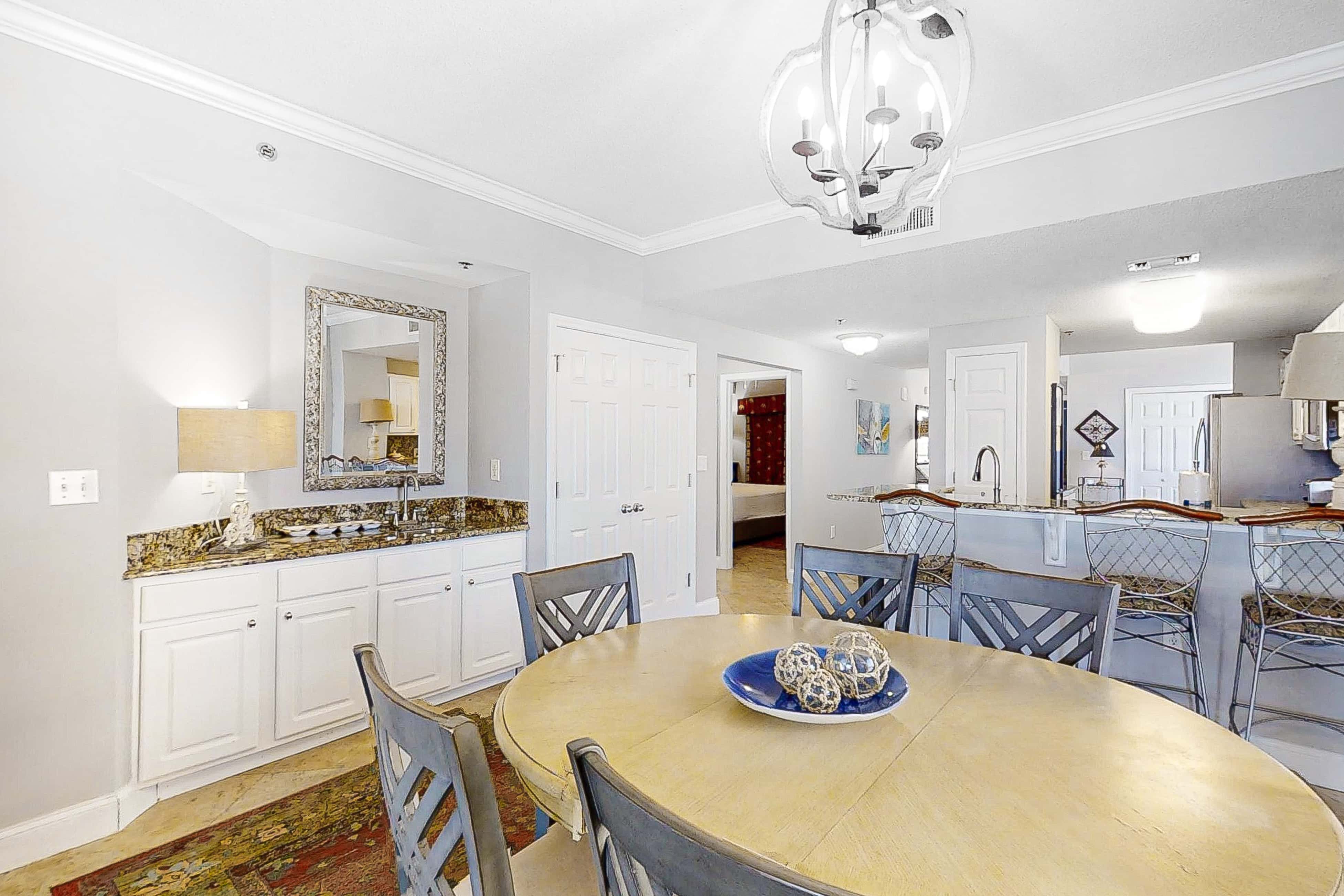 Fifth-Floor, Gulf-Front Condo with Balcony, Beach Access & Shared Pools, Hot Tub