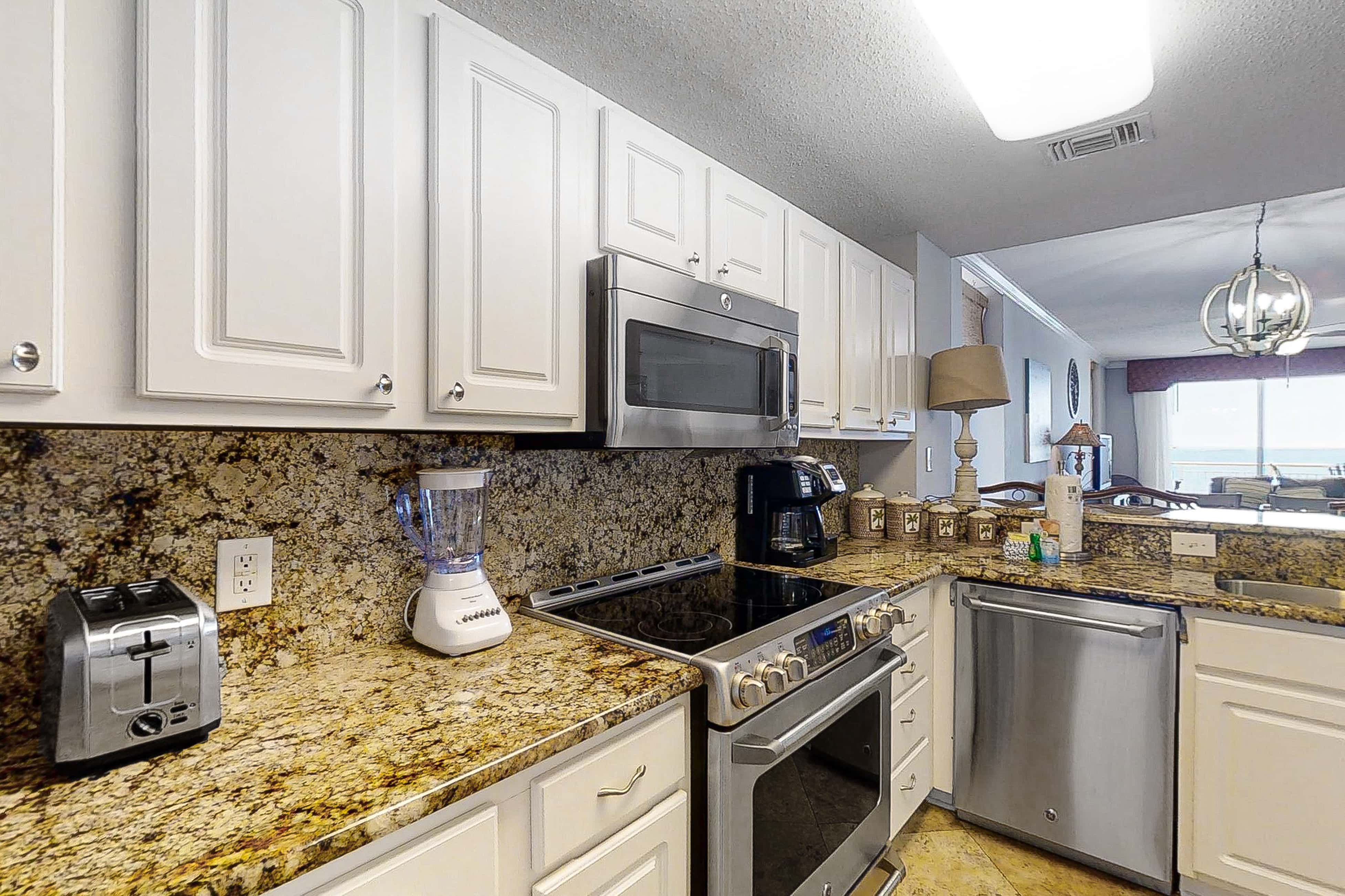Fifth-Floor, Gulf-Front Condo with Balcony, Beach Access & Shared Pools, Hot Tub