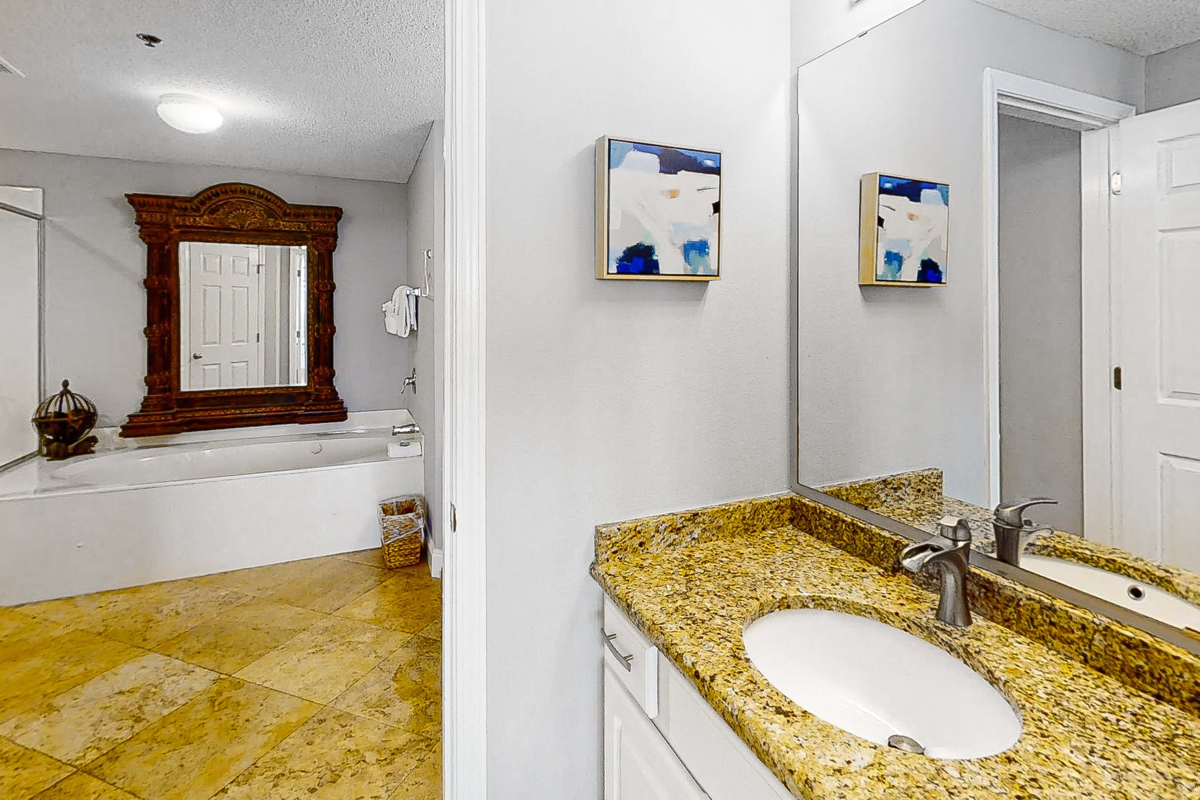 Fifth-Floor, Gulf-Front Condo with Balcony, Beach Access & Shared Pools, Hot Tub