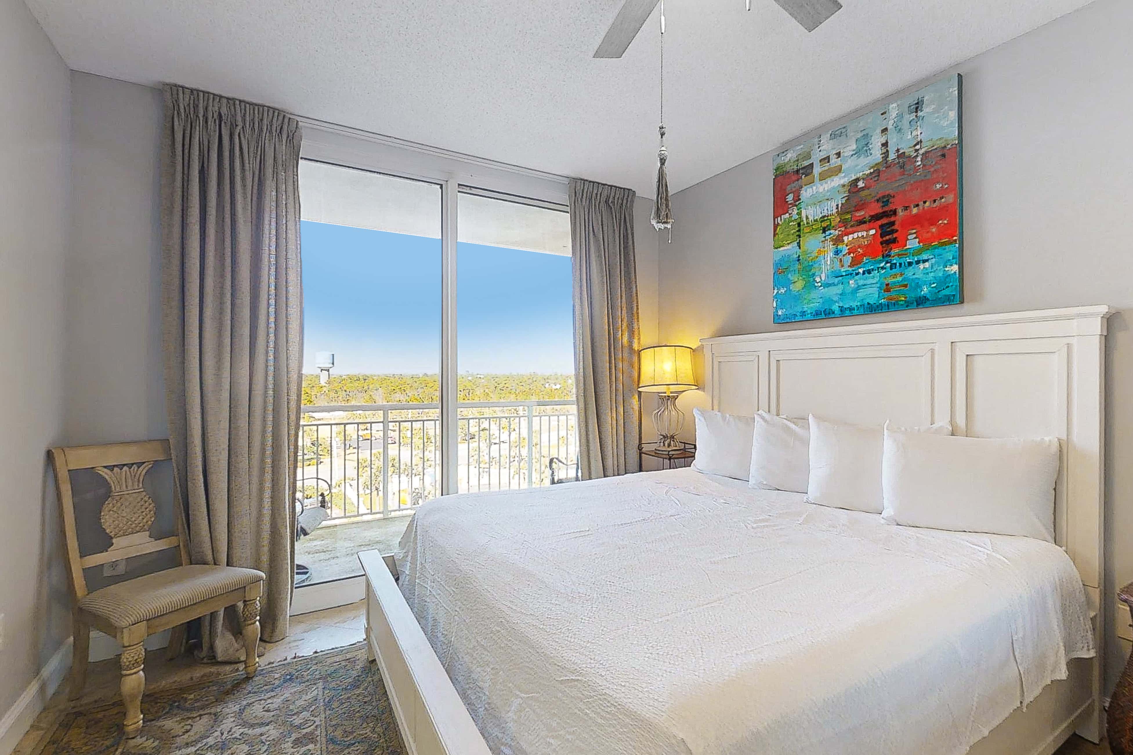 Fifth-Floor, Gulf-Front Condo with Balcony, Beach Access & Shared Pools, Hot Tub