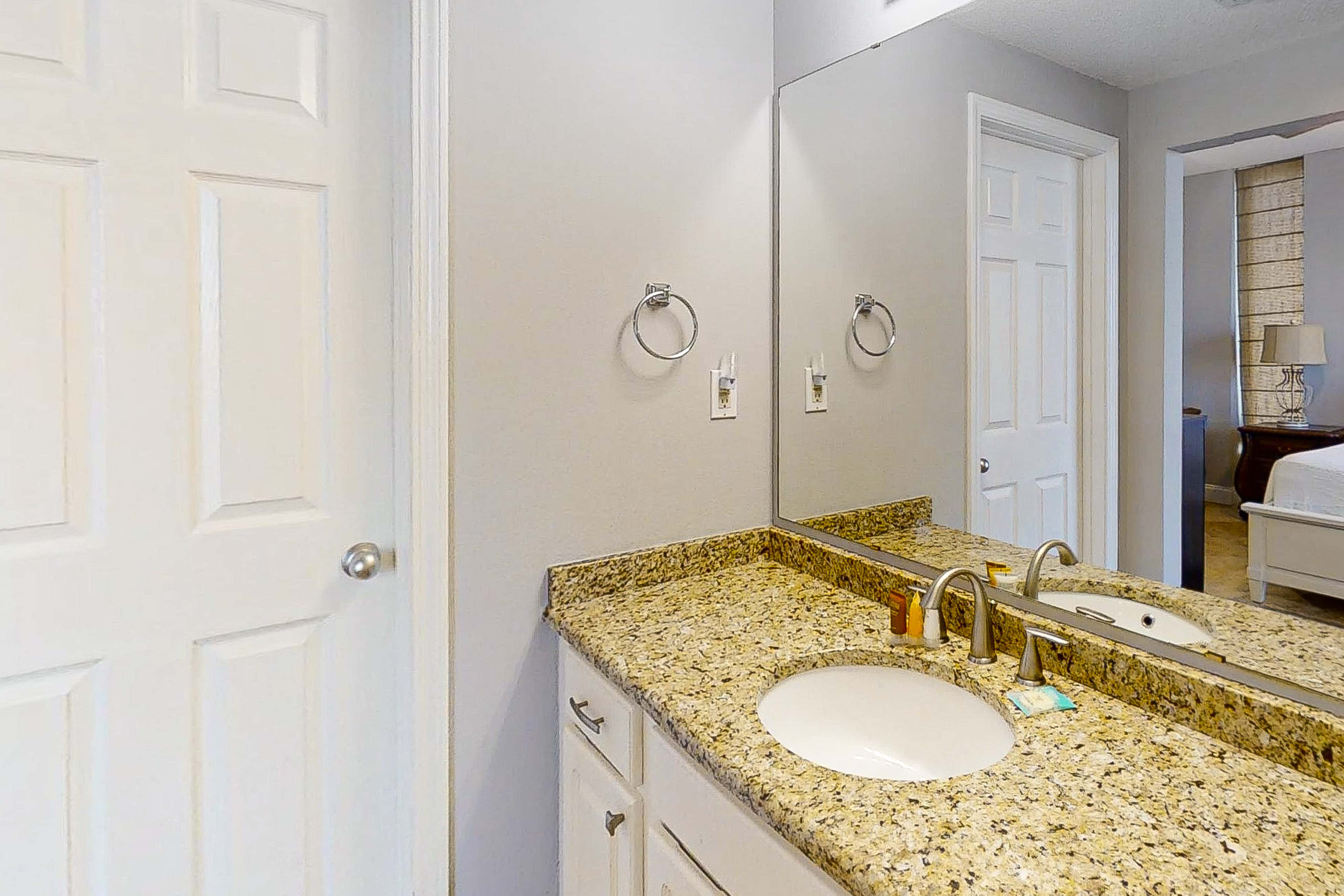 Fifth-Floor, Gulf-Front Condo with Balcony, Beach Access & Shared Pools, Hot Tub