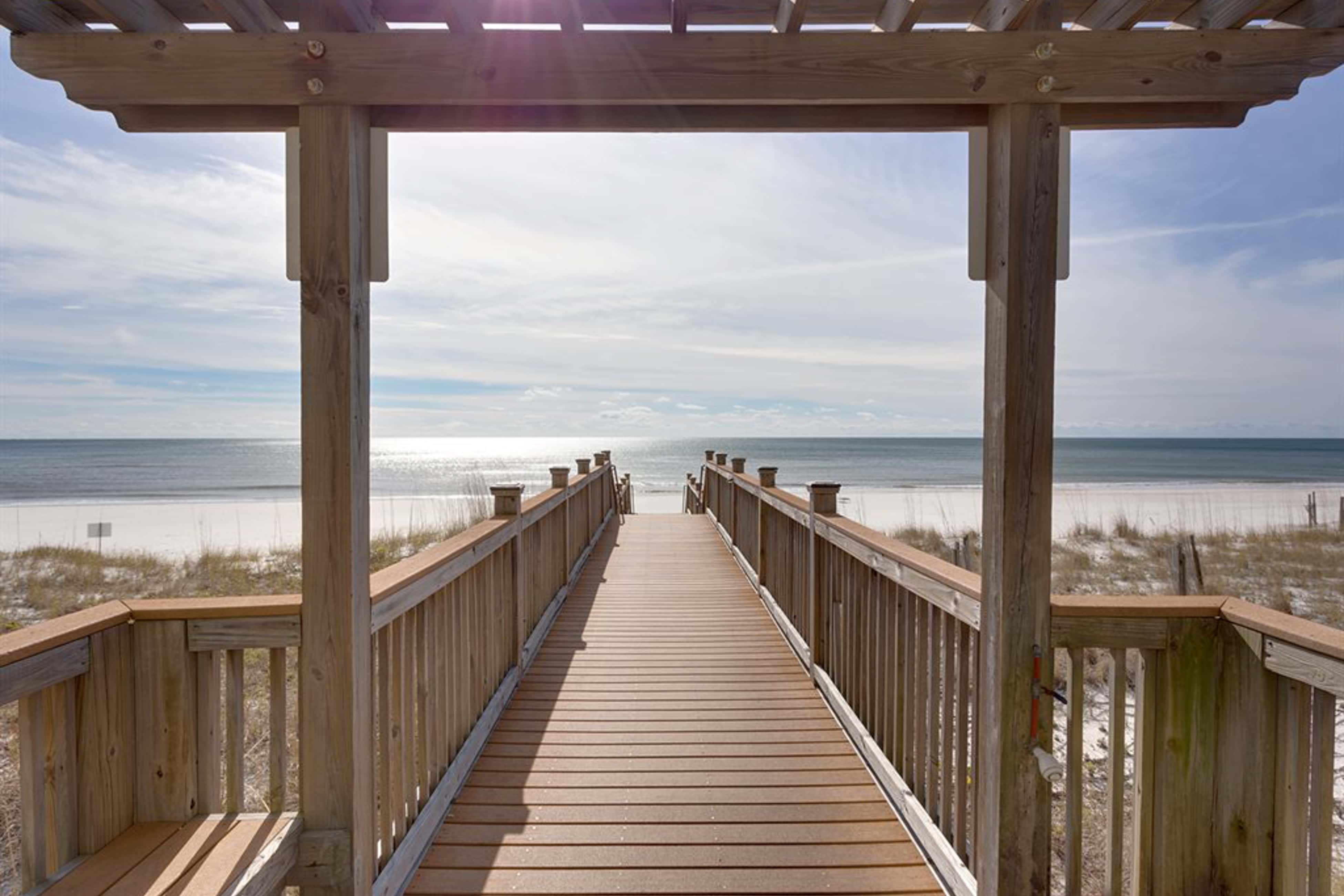 Fifth-Floor, Gulf-Front Condo with Balcony, Beach Access & Shared Pools, Hot Tub