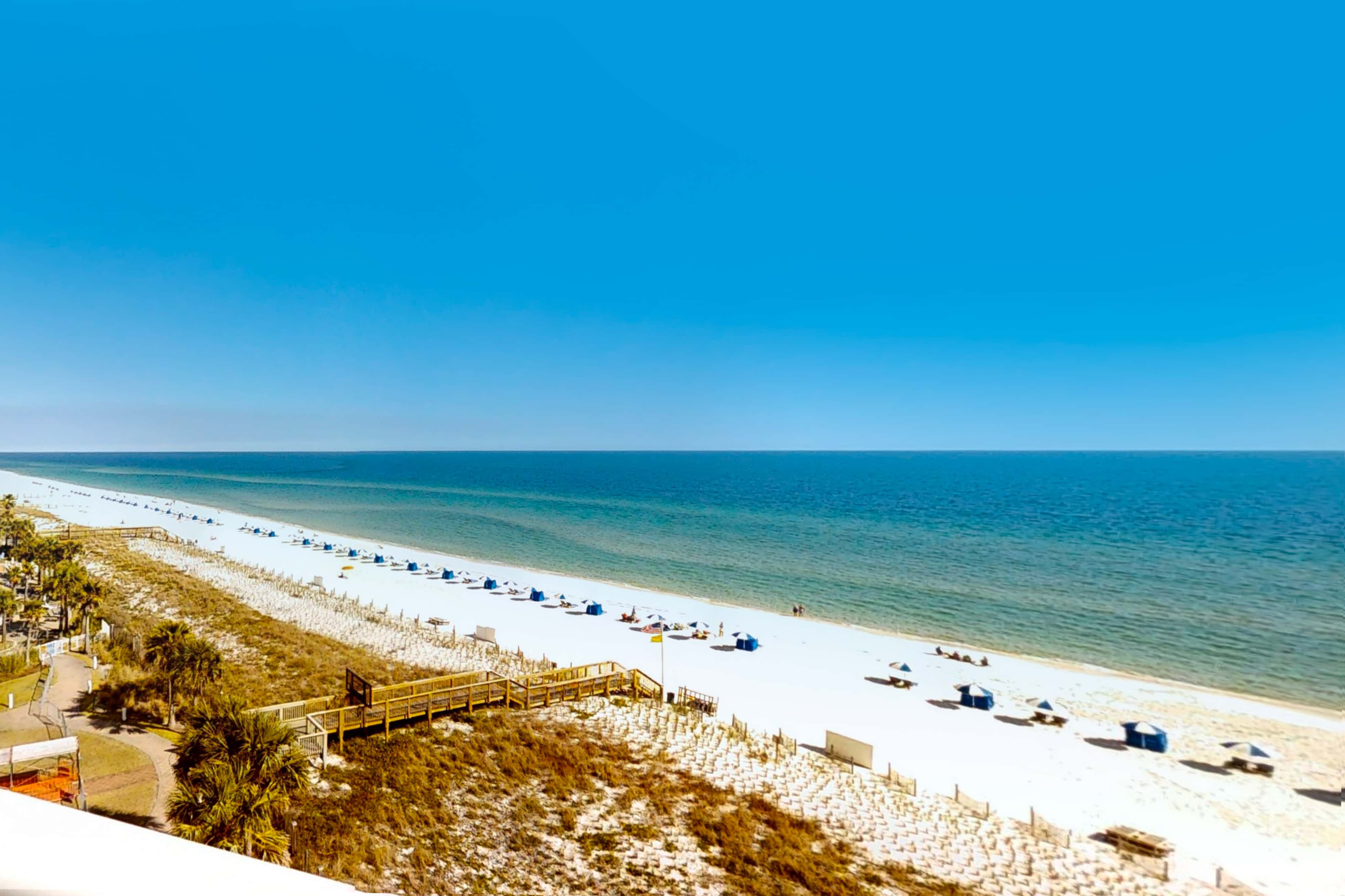 Fifth-Floor, Gulf-Front Condo with Balcony, Beach Access & Shared Pools, Hot Tub