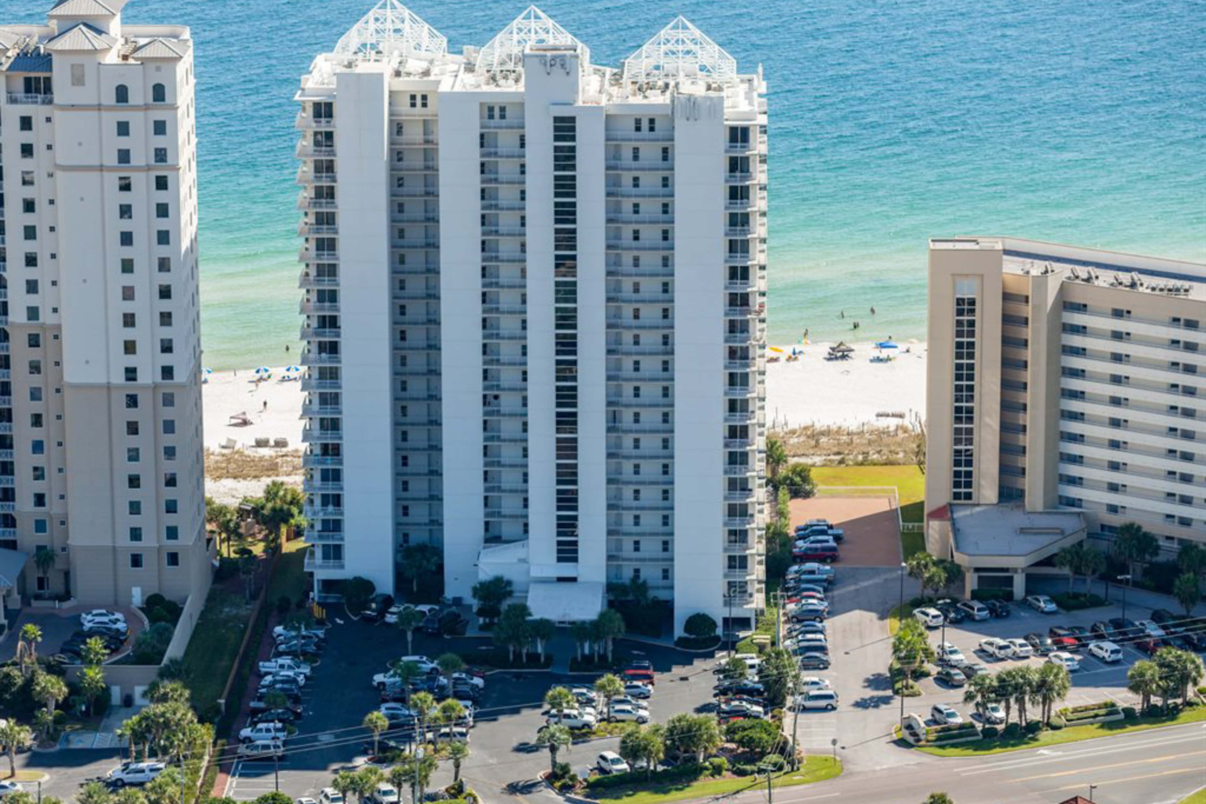 Fifth-Floor, Gulf-Front Condo with Balcony, Beach Access & Shared Pools, Hot Tub