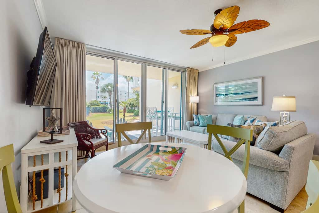 1st Floor Elegant Ground-Floor Condo At Waterscape Playground, 2 Hot Tubs