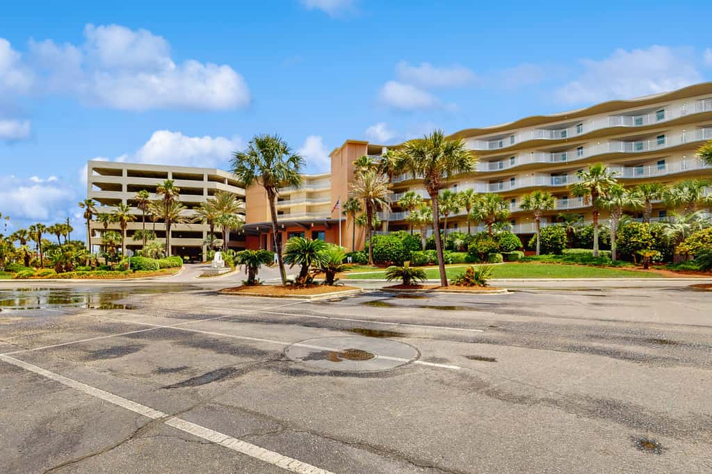 1st Floor Elegant Ground-Floor Condo At Waterscape Playground, 2 Hot Tubs