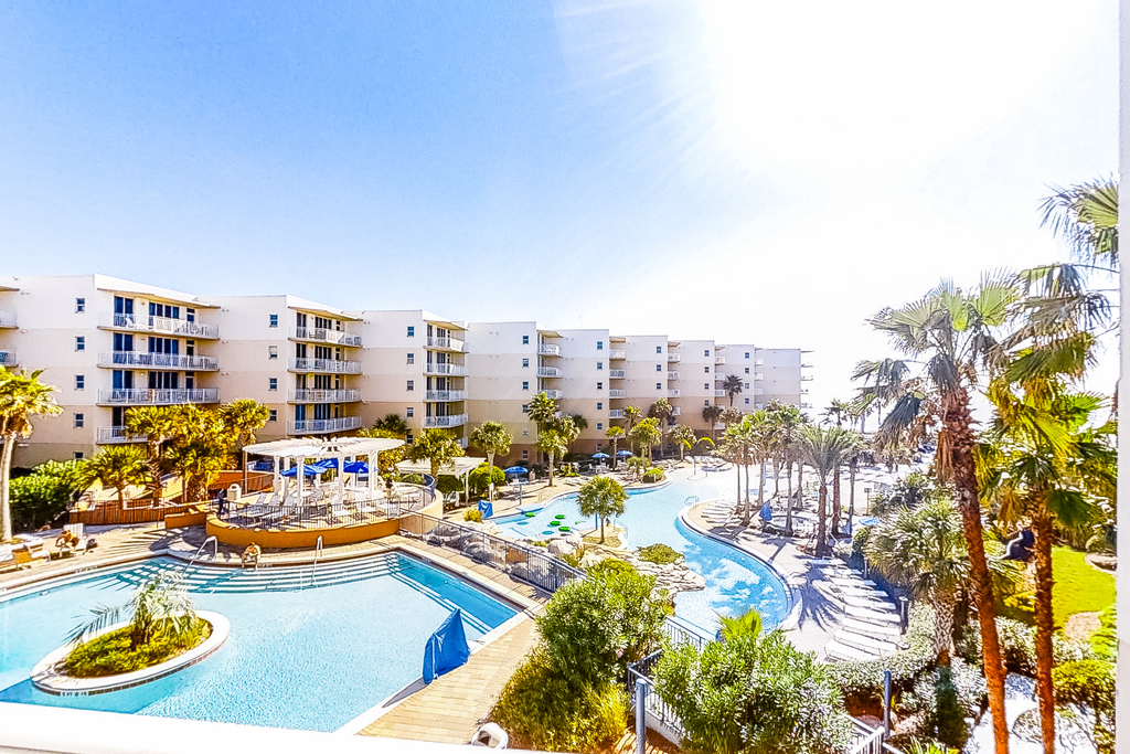 Elegant Condo On Okaloosa Island w Private Beach, and Shared Hot Tub & Pool