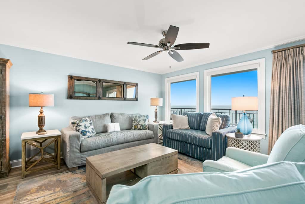 Oceanfront condo with pool, ocean view, washer&dryer, & high-speed WiFi