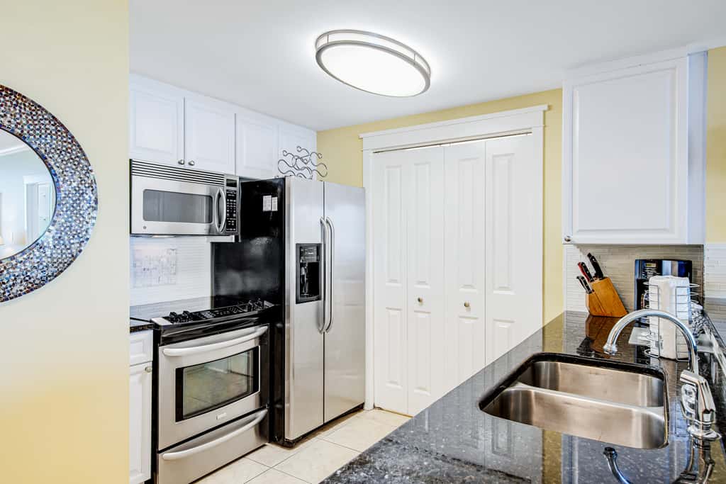 Picturesque Beach-Front Condo At Waterscape Waterfall, Lazy River