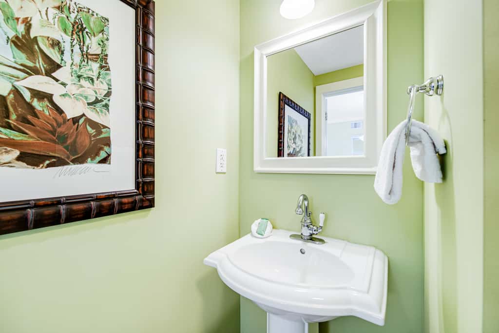 Picturesque Beach-Front Condo At Waterscape Waterfall, Lazy River