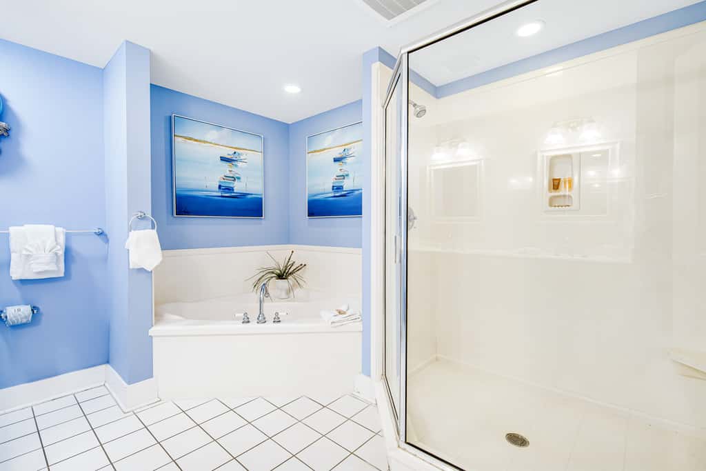 Picturesque Beach-Front Condo At Waterscape Waterfall, Lazy River