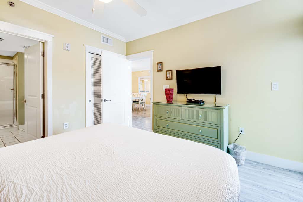 Picturesque Beach-Front Condo At Waterscape Waterfall, Lazy River