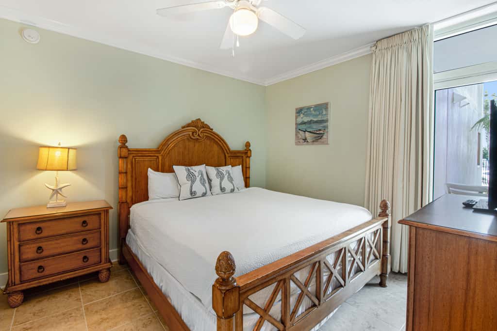 Ground-Floor Condo At Waterscape Beach Service Included Seasonally, Playground