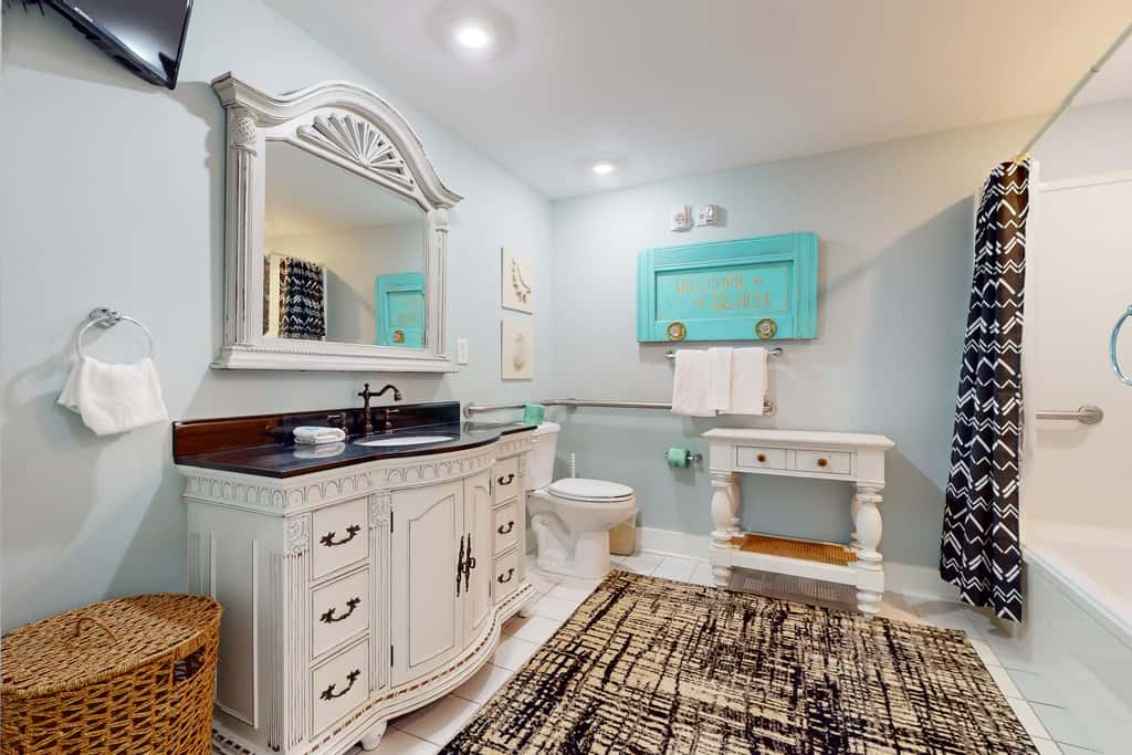 2nd-floor condo with balcony at Waterscape Waterfall, lazy river & beach chairs