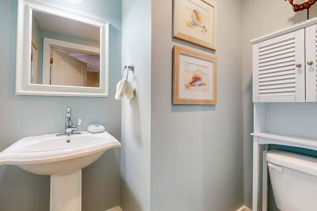 2nd-floor condo with balcony at Waterscape Waterfall, lazy river & beach chairs
