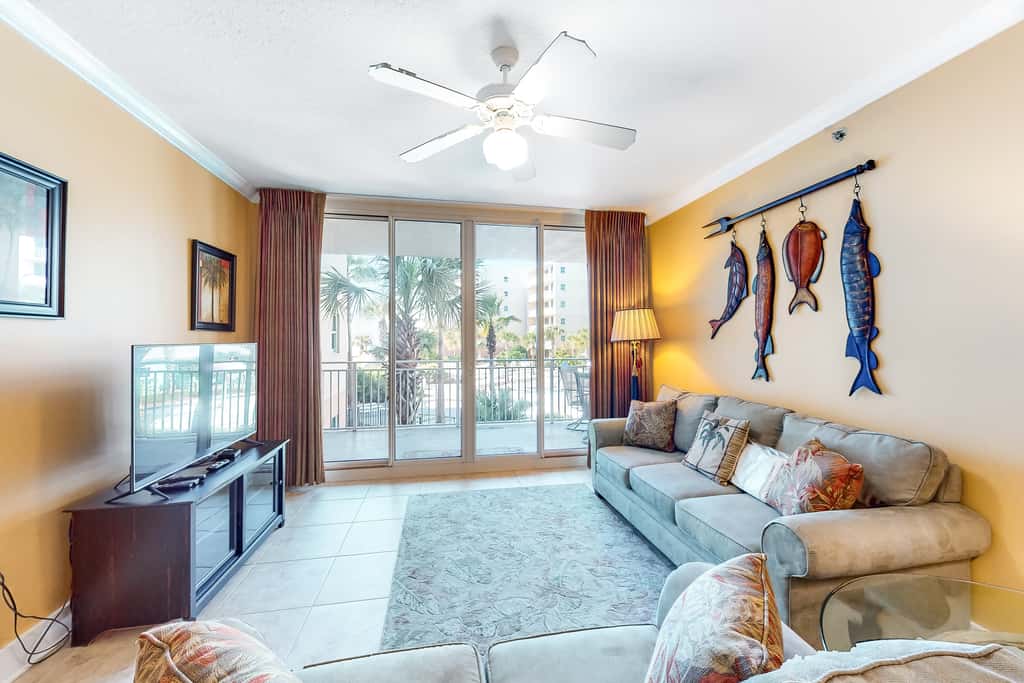Cute, coastal condo with lazy river, Gulf view, hot tub & gym - near the beach