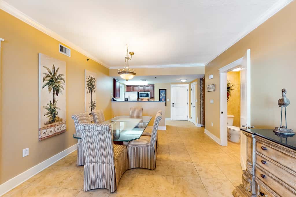 Cute, coastal condo with lazy river, Gulf view, hot tub & gym - near the beach