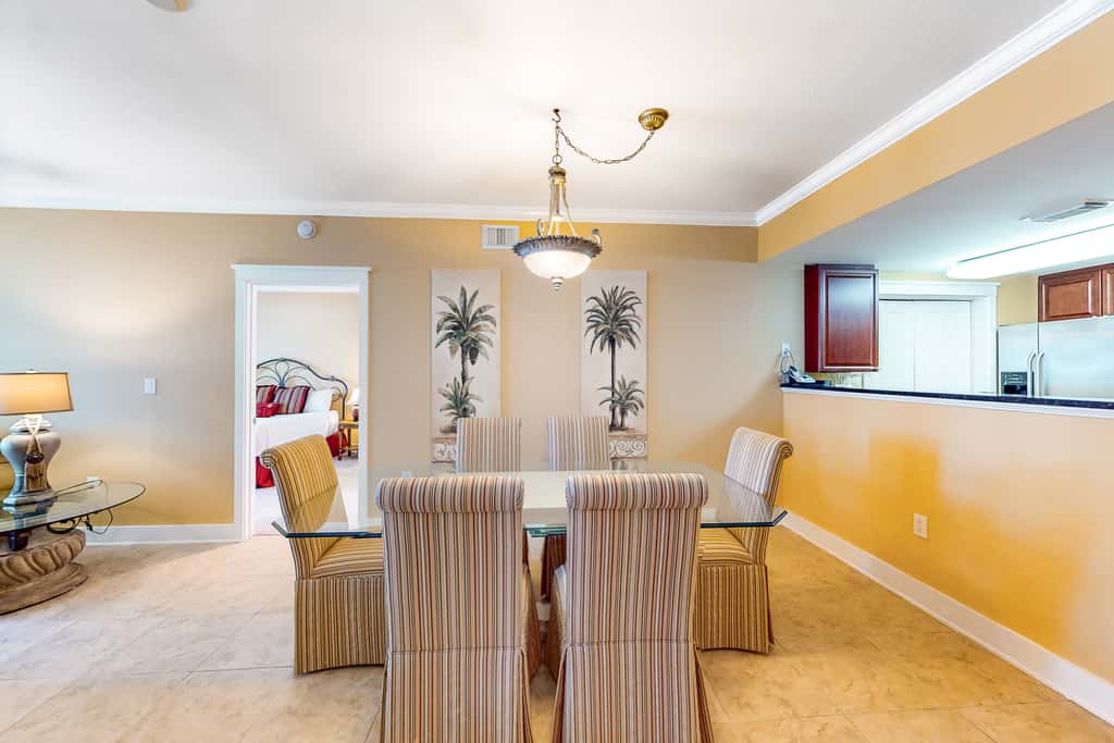 Cute, coastal condo with lazy river, Gulf view, hot tub & gym - near the beach