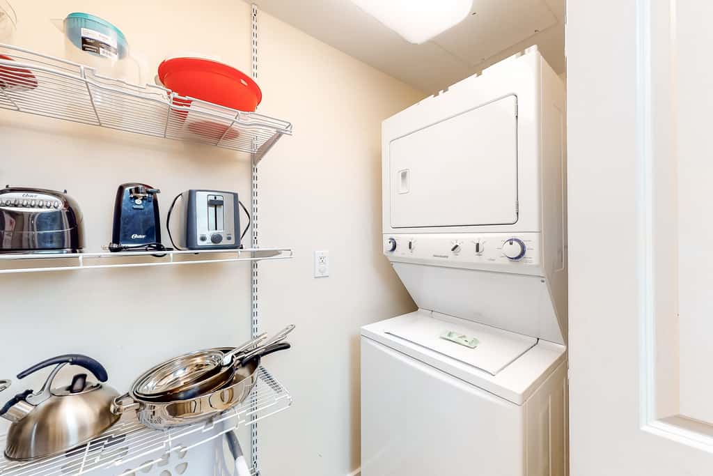 Cute, coastal condo with lazy river, Gulf view, hot tub & gym - near the beach