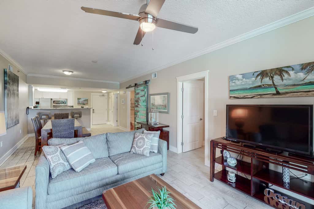 2nd Floor Elegantly Decorated Coastal Condo On Okaloosa Island