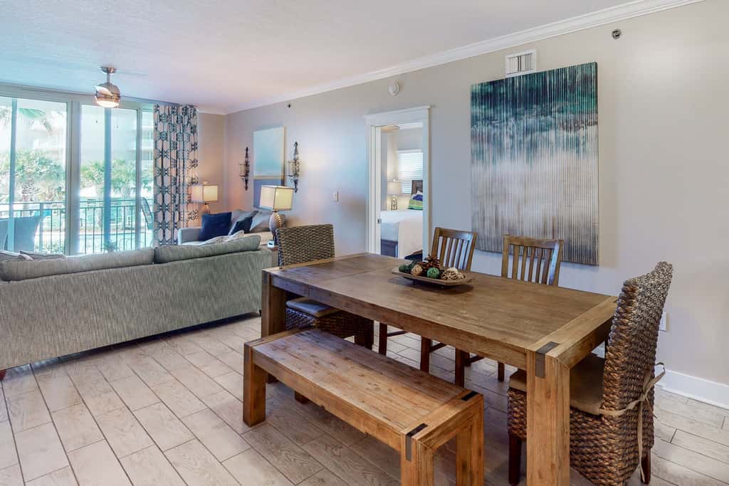 2nd Floor Elegantly Decorated Coastal Condo On Okaloosa Island