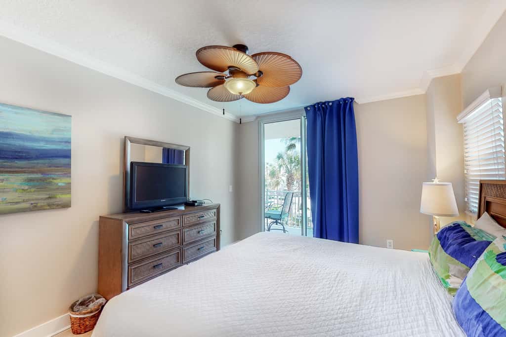 2nd Floor Elegantly Decorated Coastal Condo On Okaloosa Island