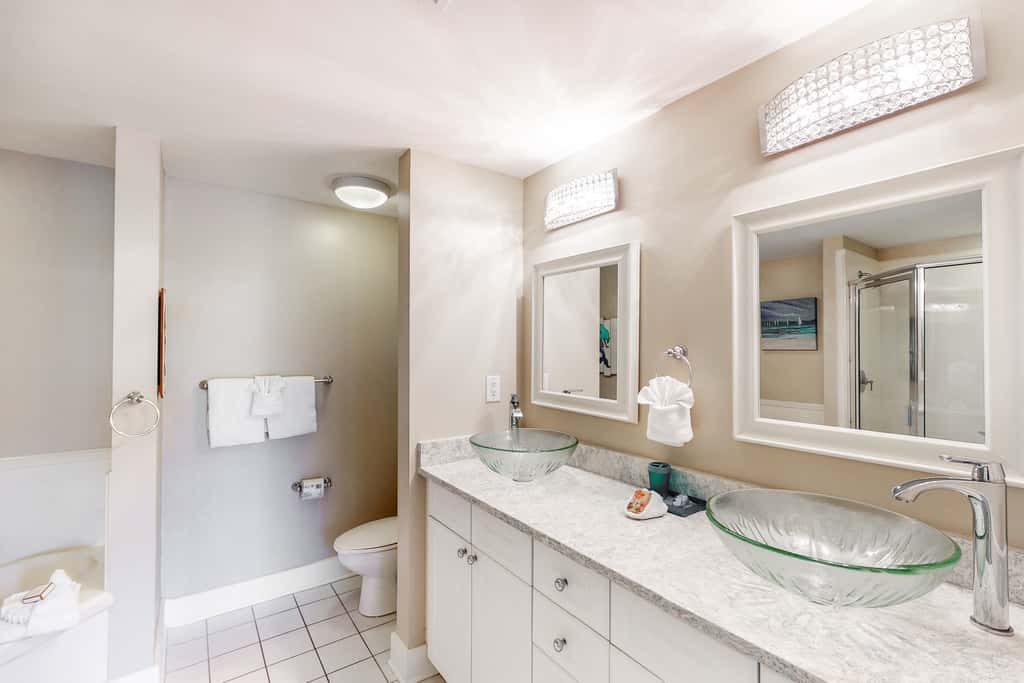 2nd Floor Elegantly Decorated Coastal Condo On Okaloosa Island