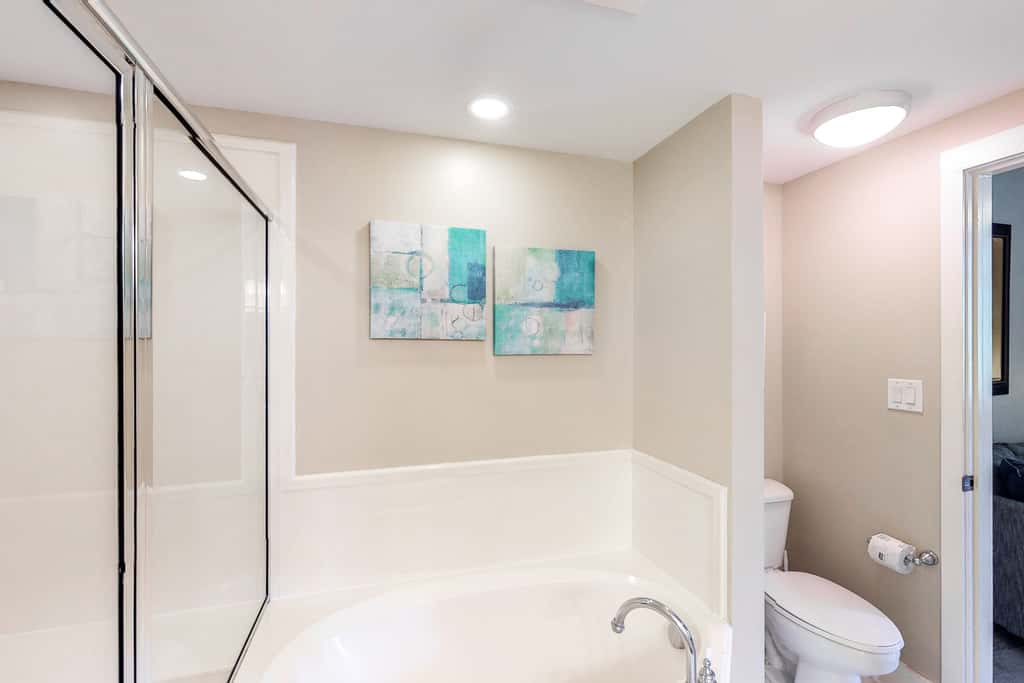 2nd Floor Elegantly Decorated Coastal Condo On Okaloosa Island