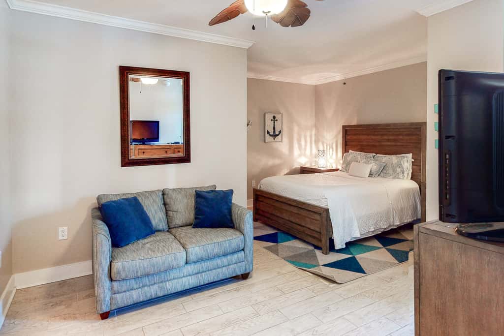 2nd Floor Elegantly Decorated Coastal Condo On Okaloosa Island