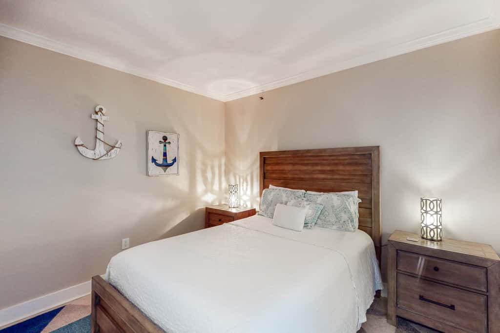 2nd Floor Elegantly Decorated Coastal Condo On Okaloosa Island