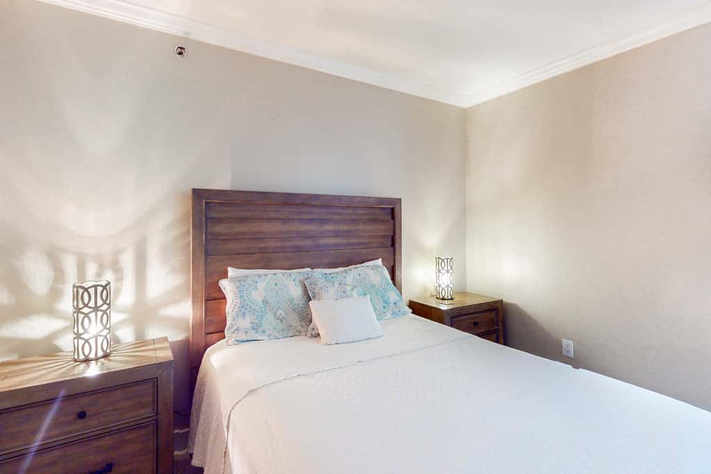 2nd Floor Elegantly Decorated Coastal Condo On Okaloosa Island