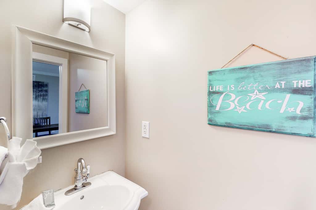 2nd Floor Elegantly Decorated Coastal Condo On Okaloosa Island