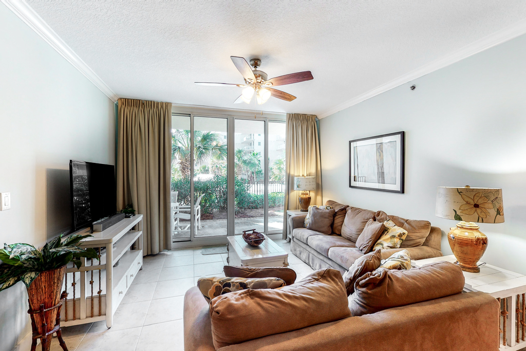 2nd Floor Upscale Condo At Waterscape 490 Feet Of Private Beach