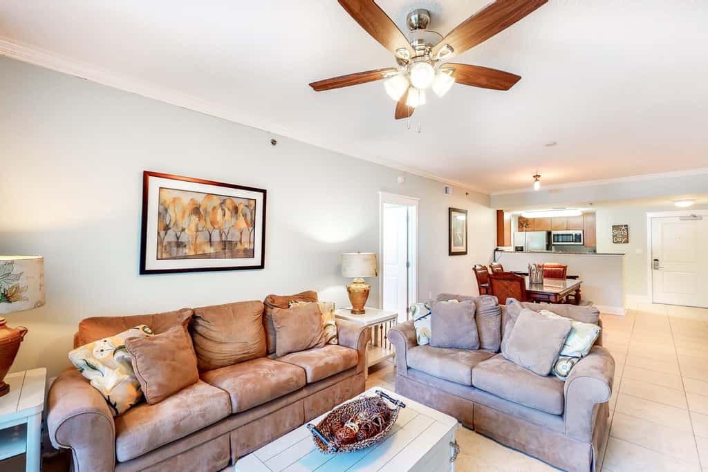 2nd Floor Upscale Condo At Waterscape 490 Feet Of Private Beach
