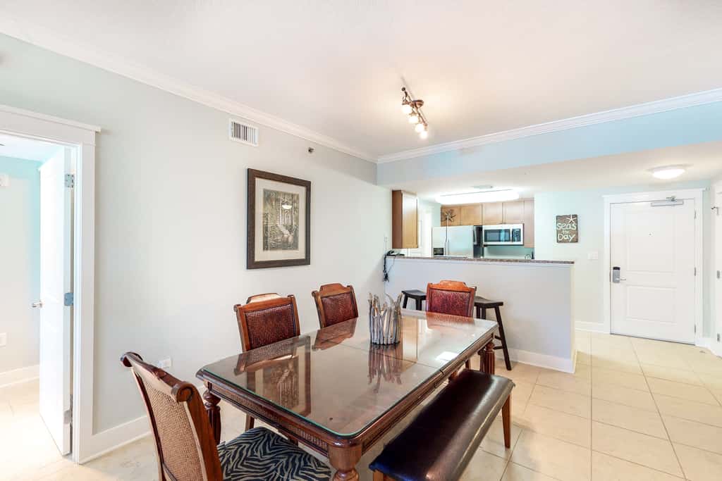 2nd Floor Upscale Condo At Waterscape 490 Feet Of Private Beach