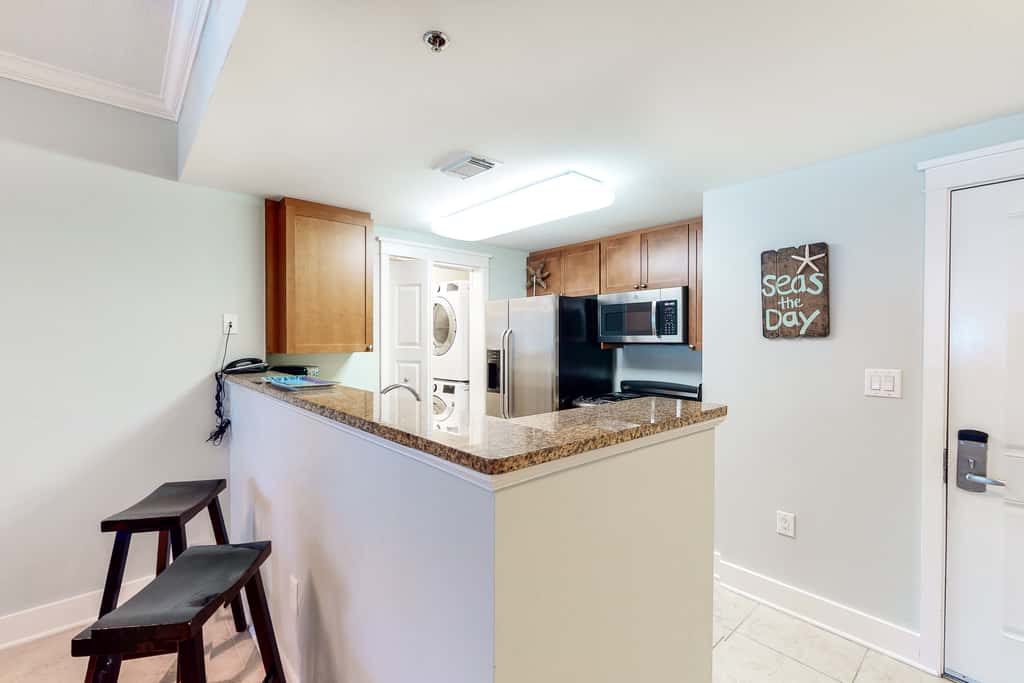 2nd Floor Upscale Condo At Waterscape 490 Feet Of Private Beach