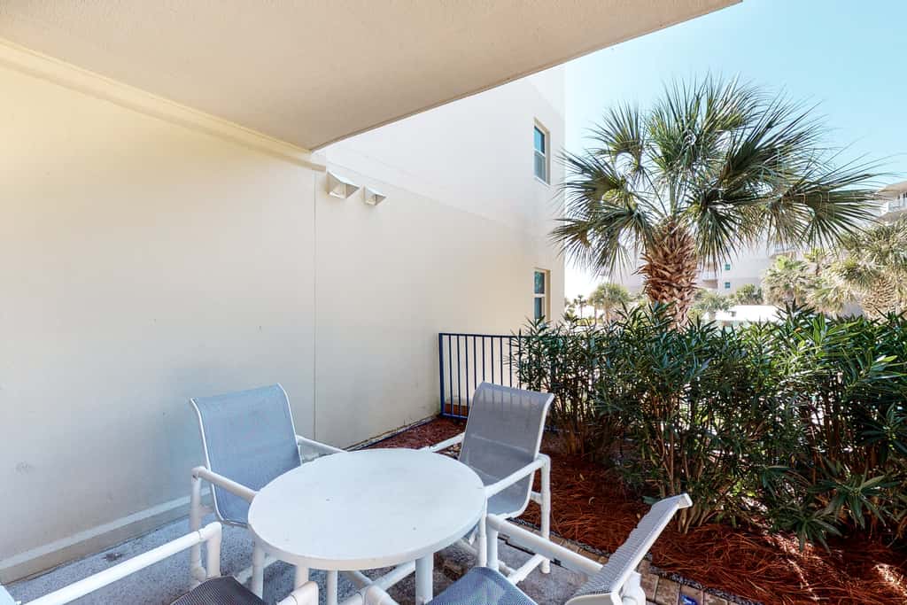 2nd Floor Upscale Condo At Waterscape 490 Feet Of Private Beach