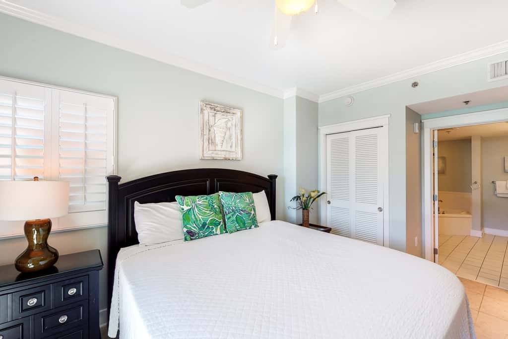 2nd Floor Upscale Condo At Waterscape 490 Feet Of Private Beach