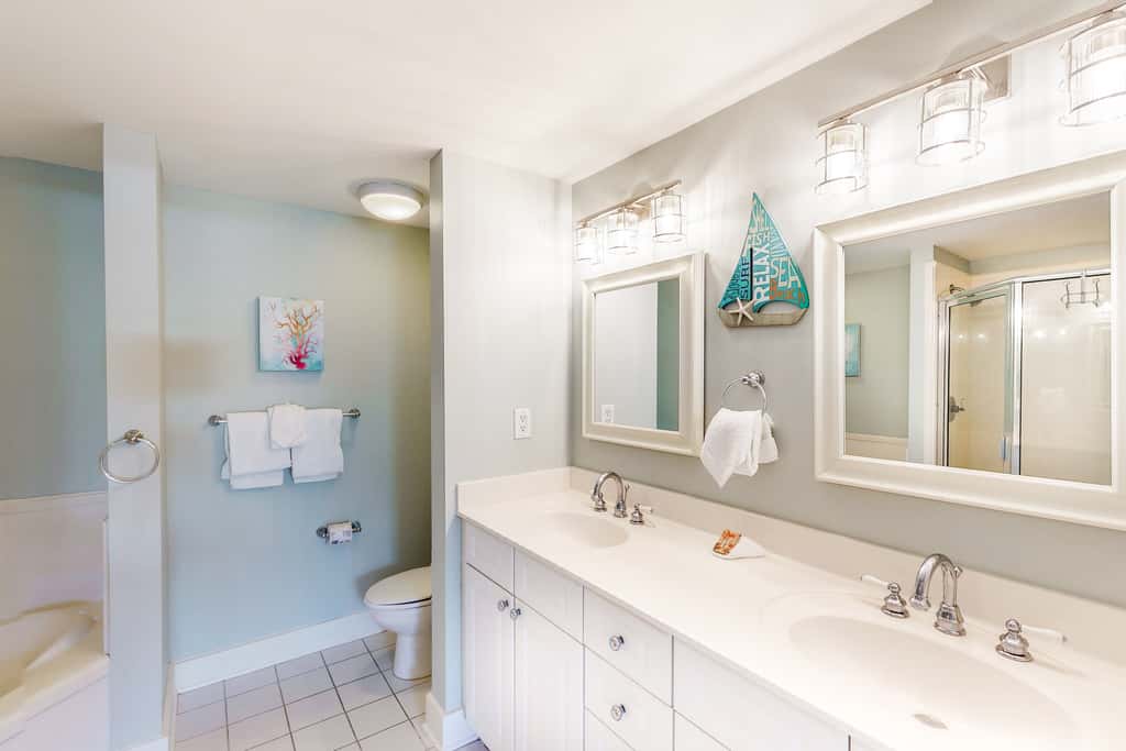 2nd Floor Upscale Condo At Waterscape 490 Feet Of Private Beach