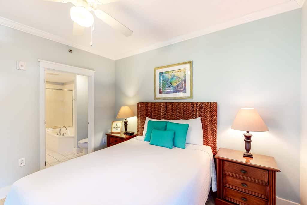 2nd Floor Upscale Condo At Waterscape 490 Feet Of Private Beach