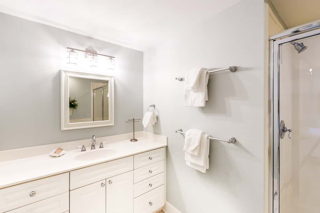 2nd Floor Upscale Condo At Waterscape 490 Feet Of Private Beach
