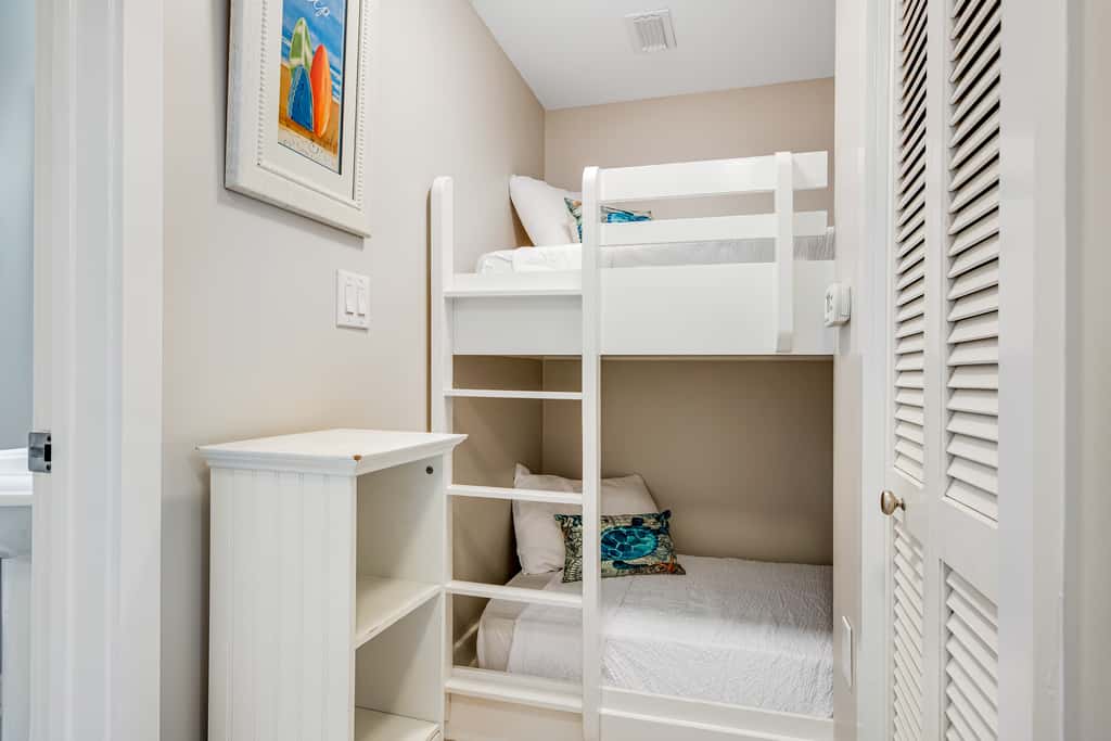 3rd Floor Condo At Waterscape 490 Feet Of Private Beach