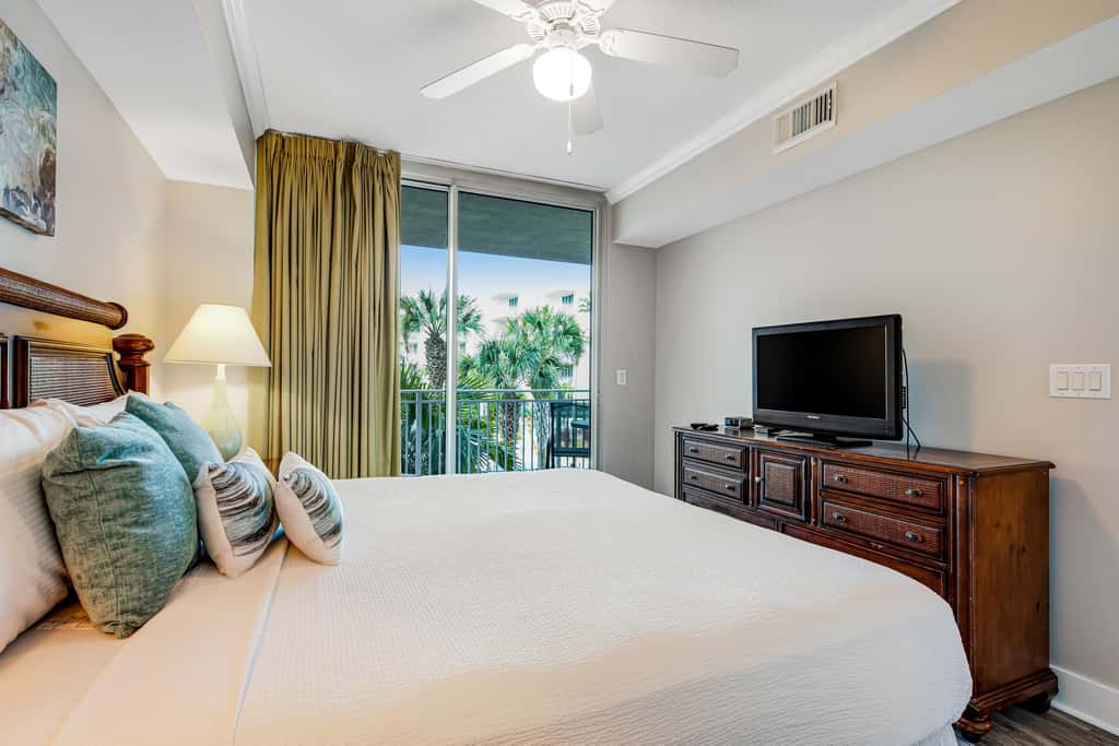 3rd Floor Condo At Waterscape 490 Feet Of Private Beach