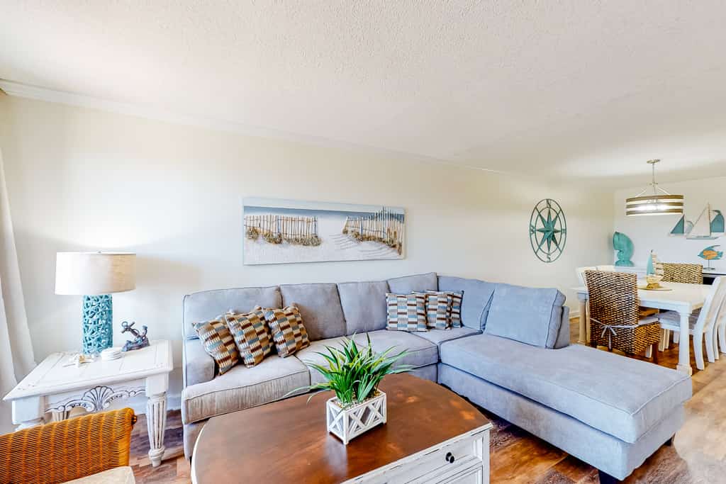 Island Echos 1F