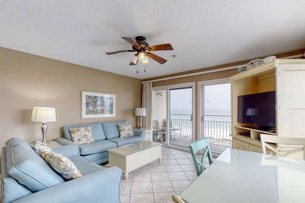 Gulf Front 2nd Floor Condo Pool, Beach Boardwalk, in Heart of Destin