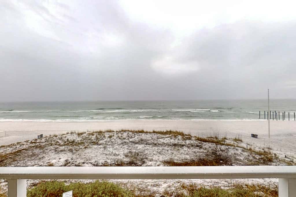 Gulf Front 2nd Floor Condo Pool, Beach Boardwalk, in Heart of Destin